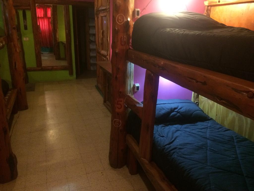 סן קרלוס דה ברילוצ'ה Wood House Hostel חדר תמונה