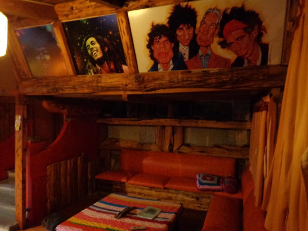 סן קרלוס דה ברילוצ'ה Wood House Hostel מראה חיצוני תמונה