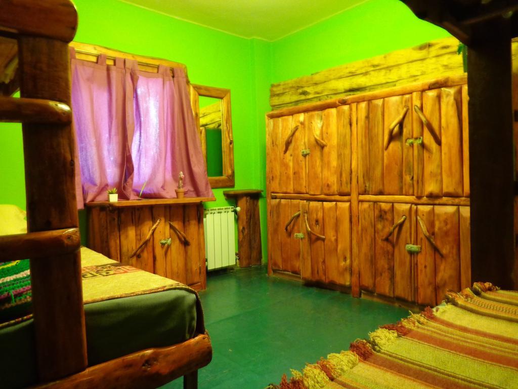 סן קרלוס דה ברילוצ'ה Wood House Hostel חדר תמונה